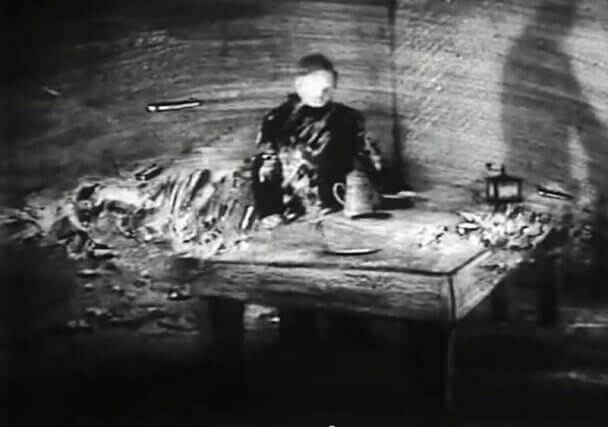 Still from La Femme Qui Se Poudre by the French filmmaker Patrick Bokanowski 