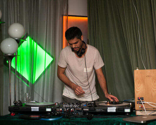 Haroon Mirza's live set at Café Curio, 2013. Photo: Laura Crouchley