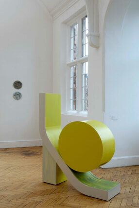 Installation view of about 90 Elements / TOD IM DSCHUNGEL, Thomas Scheibitz at Camden Art Centre, 2008.