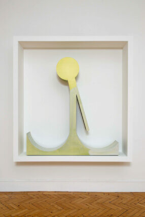 Installation view of about 90 Elements / TOD IM DSCHUNGEL, Thomas Scheibitz at Camden Art Centre, 2008.