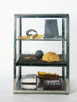 Eva Hesse, No title 1968, (S-112). Glass and metal case with 15 studioworks (mixed media) 37  ✕  25.5  ✕  27 cm. Private collection. © The Estate of Eva Hesse. Courtesy Hauser & Wirth.