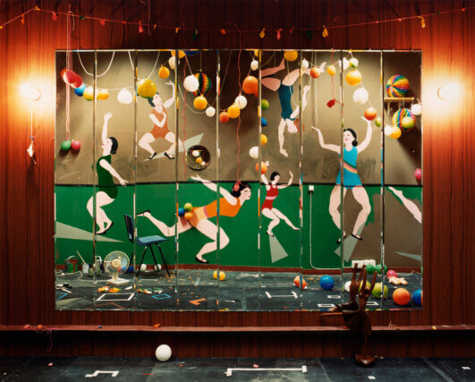 Anne Hardy, Rehearsal, 2010. Diasec mounted c-type print / 144 x 178 cm. Courtesy the artist and Maureen Paley, London © the artist.