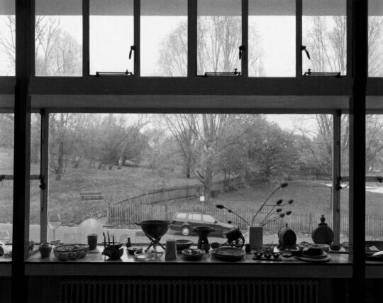 London (Willow Road 2) 1998. Gelatin silver print. Courtesy Frith Street Gallery. © the artist.