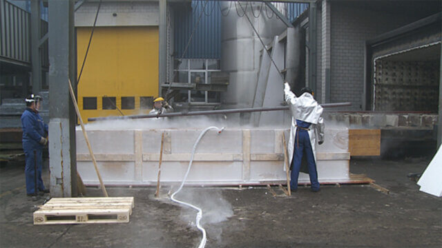 Raphael Hefti, Production documentation, 2011. Video stills. Courtesy of Gabriel Sandru.