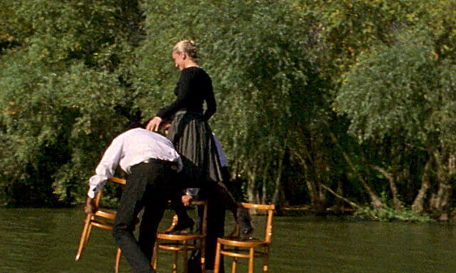 Breda Beban, Still from Walk of Three Chairs, 2003. Courtesy the artist
