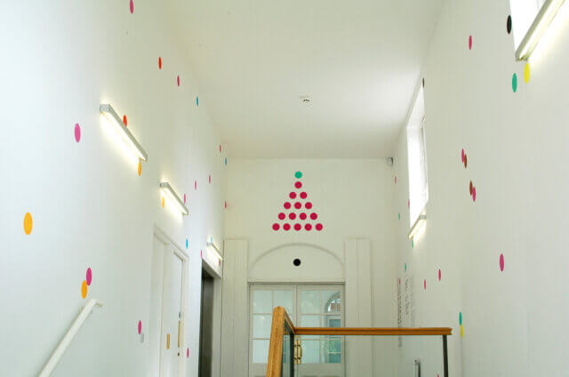 Marta Marcé, Out of the pockets (installation view), 2007. Gouache wall painting. Camden Arts Centre.